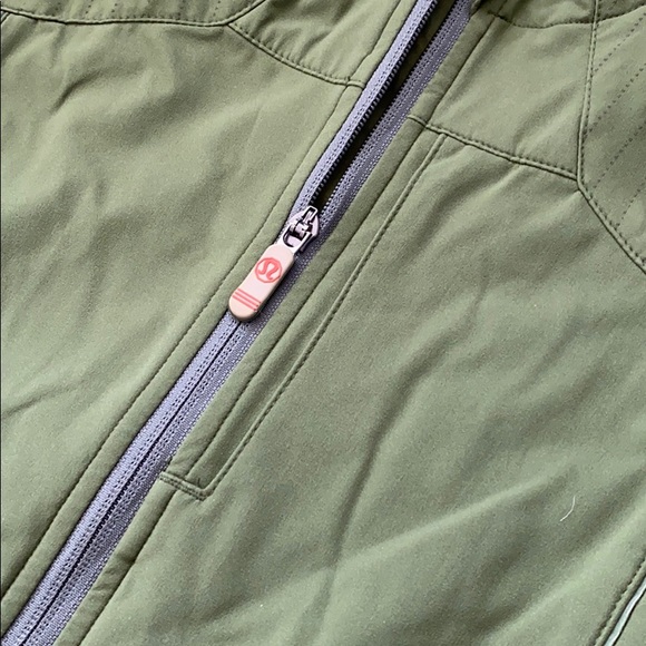 Lululemon Men’s Jacket - size M - Picture 2 of 4
